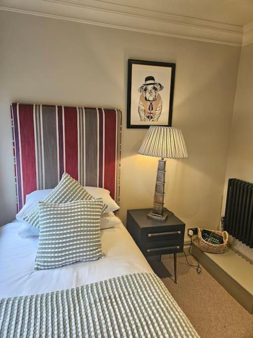 Woodland Retreat In Lytham. *