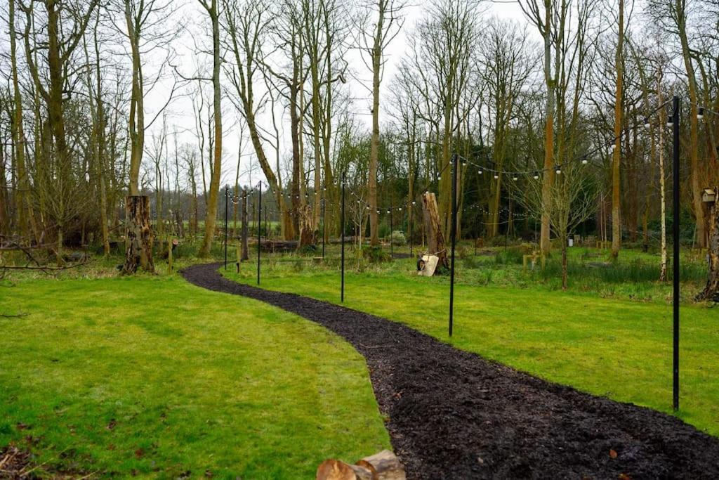 Woodland Retreat In Lytham. *